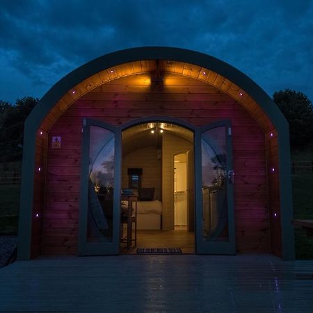 Hidden Wood Glamping And The Hideaway Cabin วอร์มินสเตอร์ ภายนอก รูปภาพ